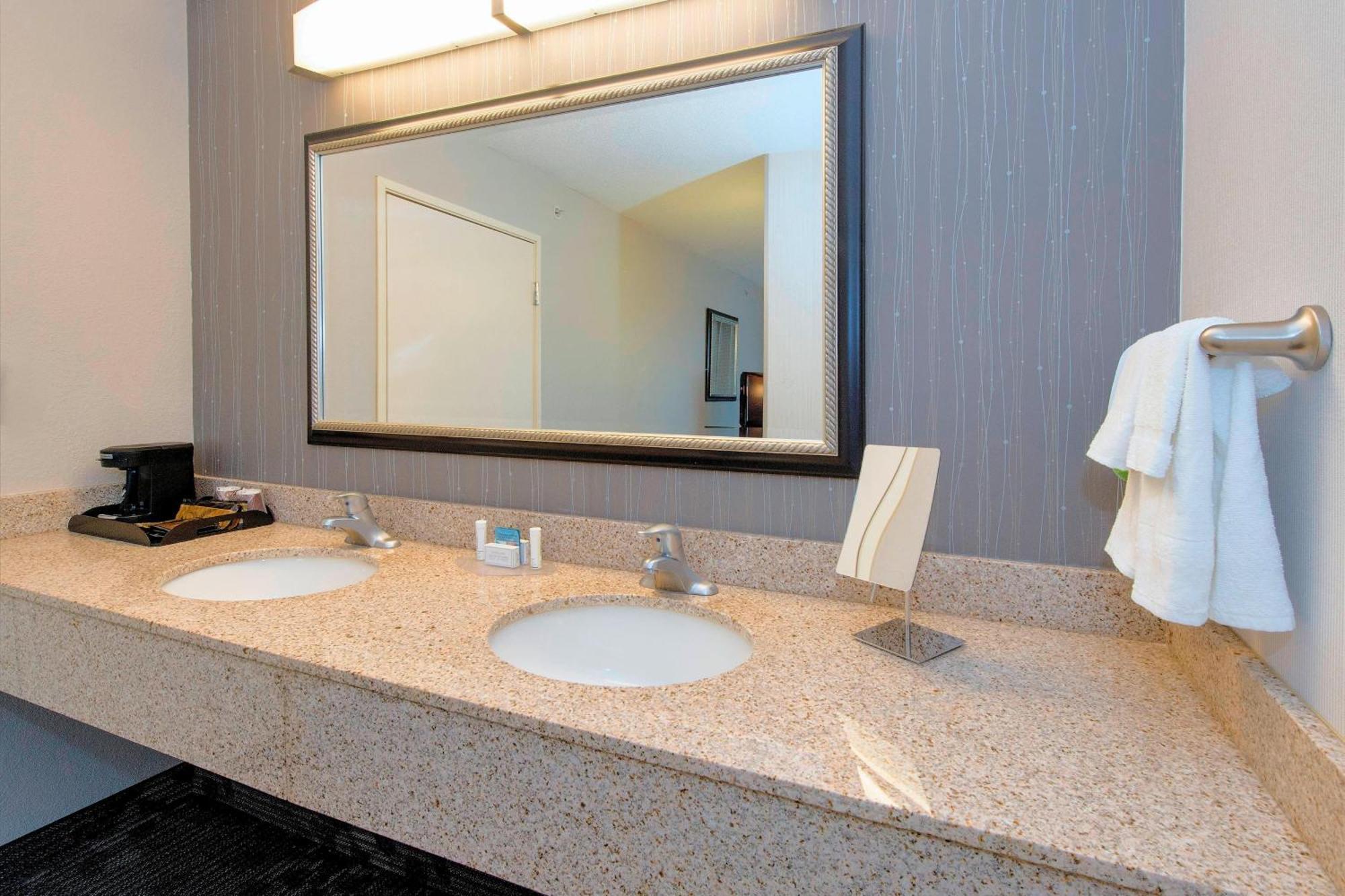 Courtyard By Marriott Montgomery פרטוויל מראה חיצוני תמונה